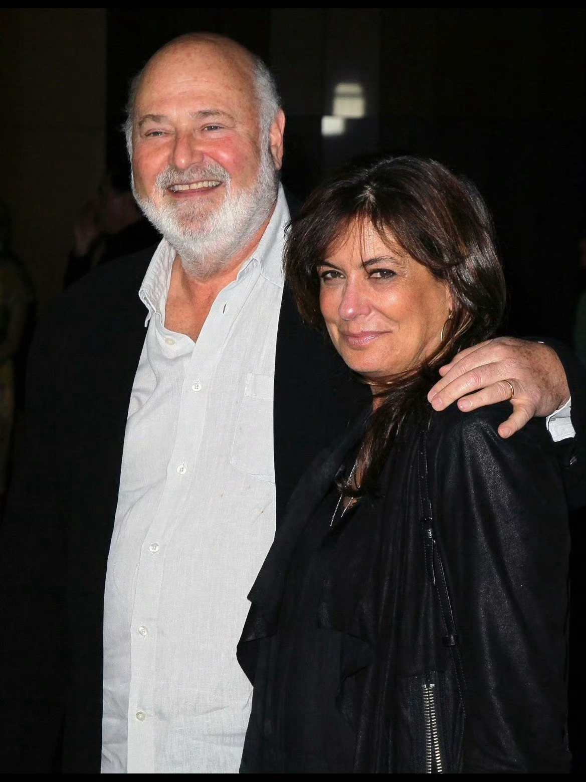 据外媒消息，导演罗伯·莱纳夫妇被其子Nick Reiner杀死，享年78岁，妻子