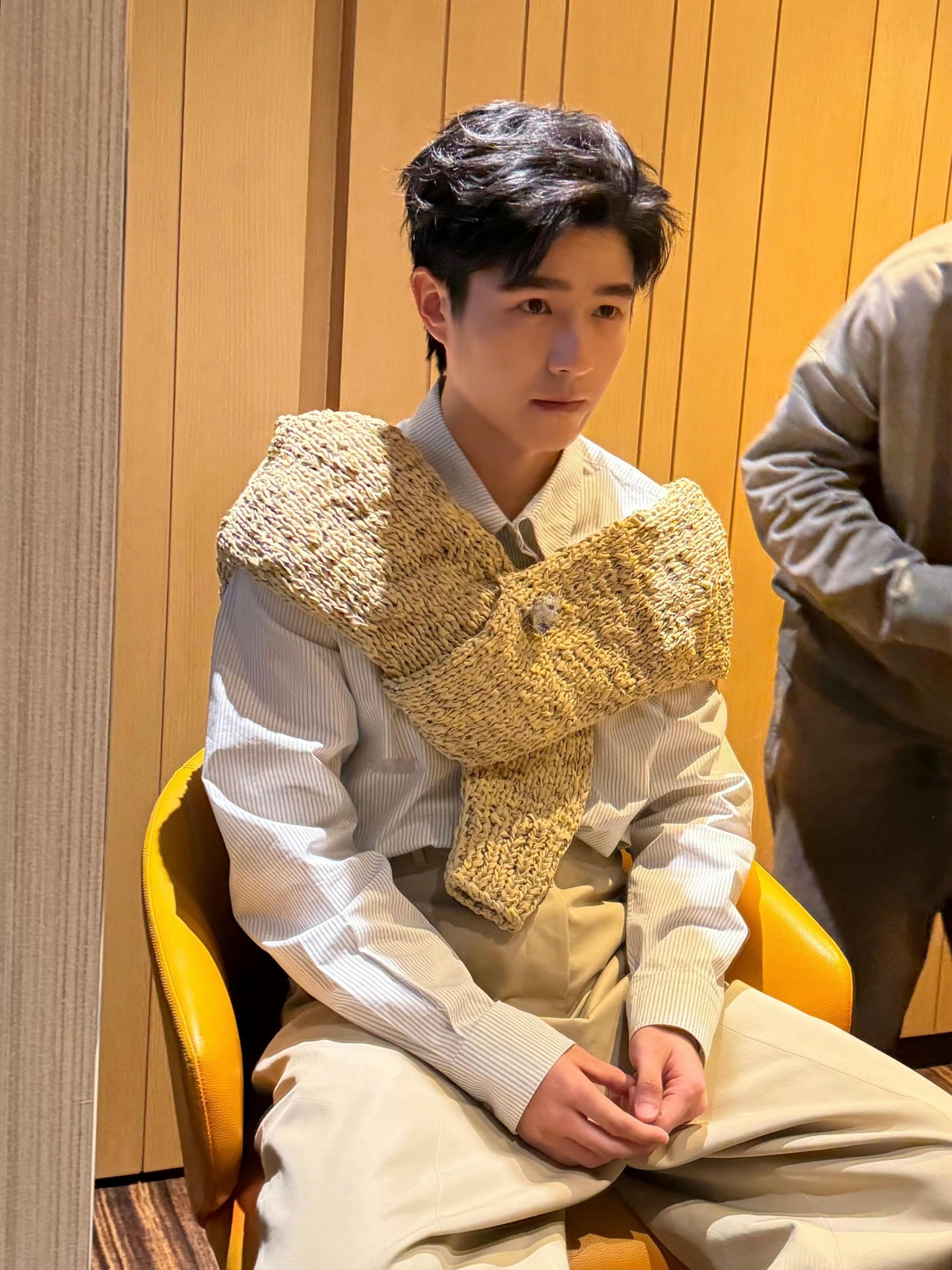 喜欢微博之夜这个脖子上围了两袋泡面（bushi）的刘昊然 