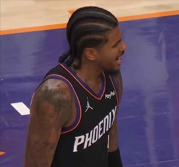 杰伦格林杀疯了！

三分线外14中8，他还有中投，有骑马射箭，有急停后仰，还能一