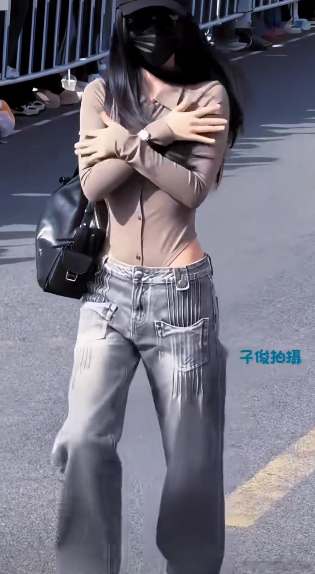 谁看中了虞书欣这件衣服？ 