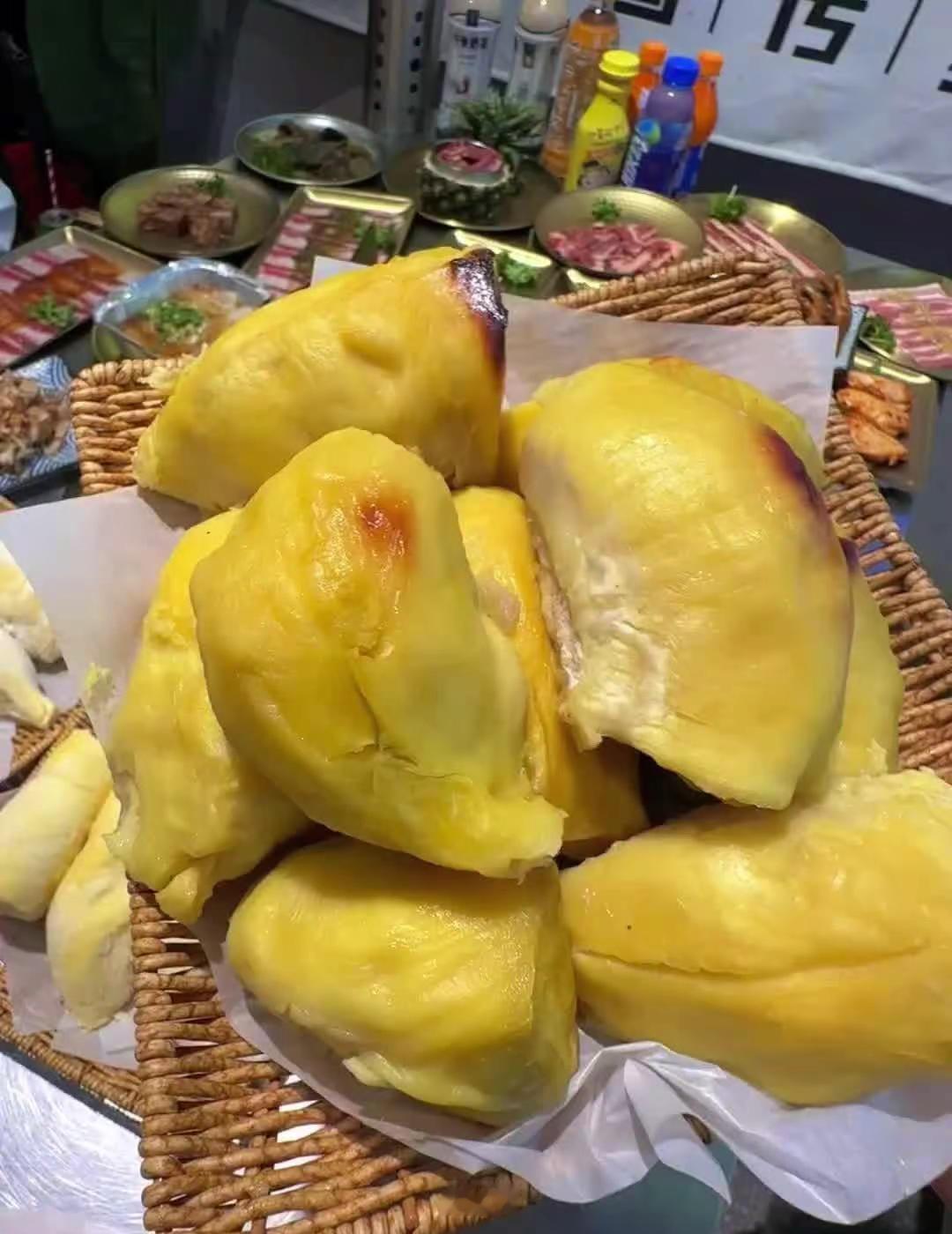 榴莲自助烤肉！只要榴莲不要烤肉⋯ 广州广州榴莲自助 周末去哪儿 广州吃喝玩乐