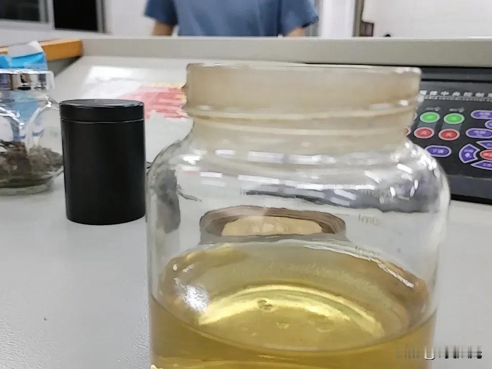 【胡教授笔记】
她们的回答，令我大吃一惊！
课中我问“家里谁做主？”
几乎所有人