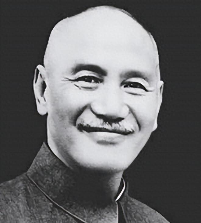 《沁园春·雪》意外发表引起文坛轰动，蒋介石当场质疑这真是毛泽东亲自所写的吗？
1