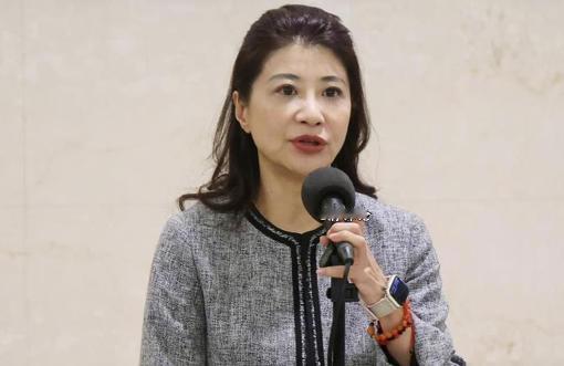 女“台独”帮腔菲律宾。
台媒报道，大陆学者日前在研讨会中表示，菲律宾最北端的巴丹