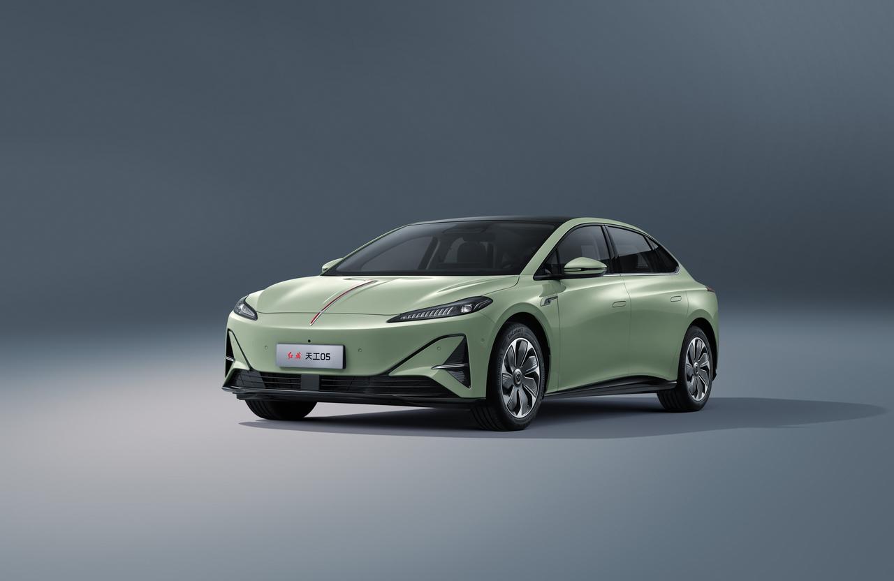 出行追求的不只是速度，更是安全感满满。要是能和活力满满、实力超群的孙颖莎一起出行