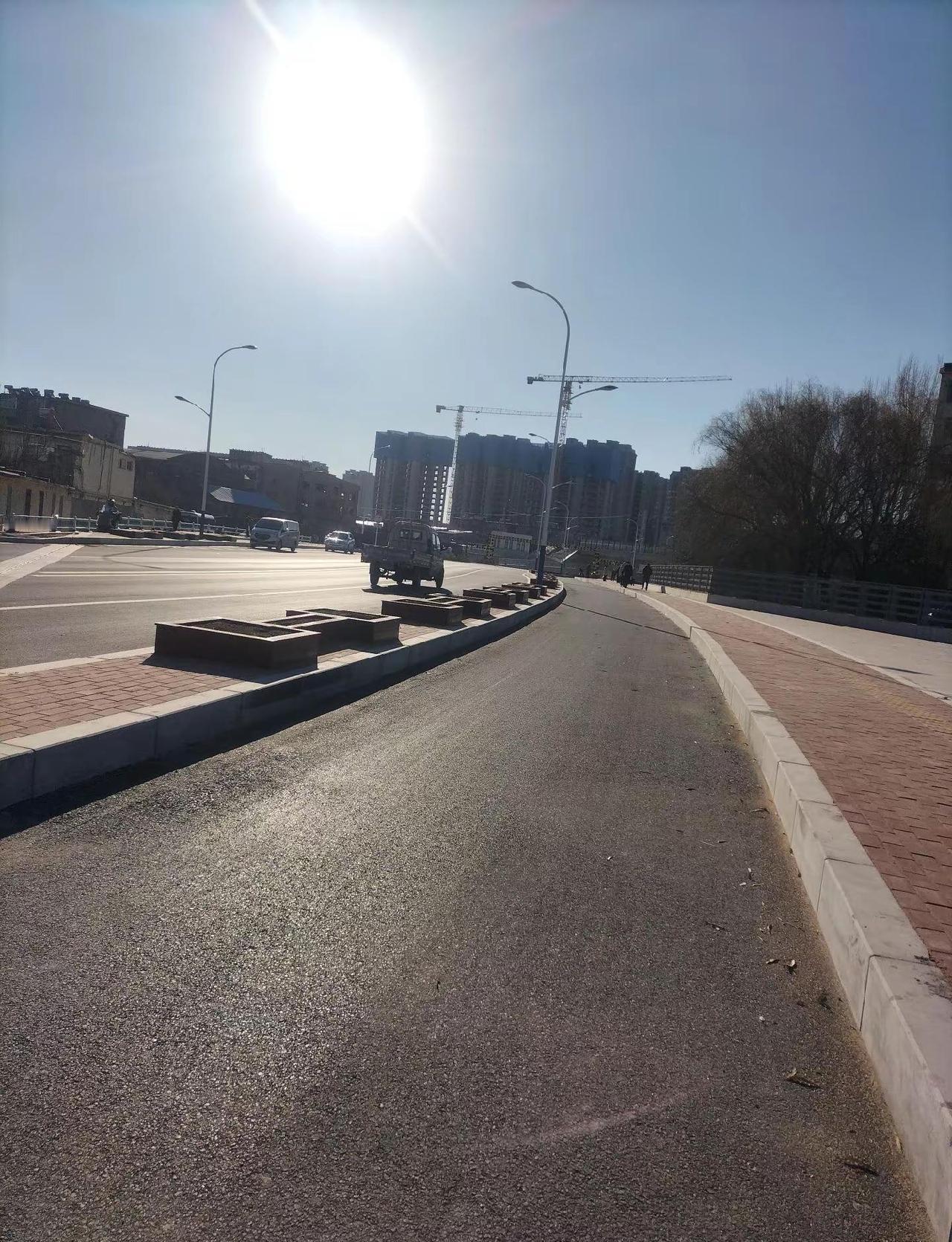 青年路南段通路了