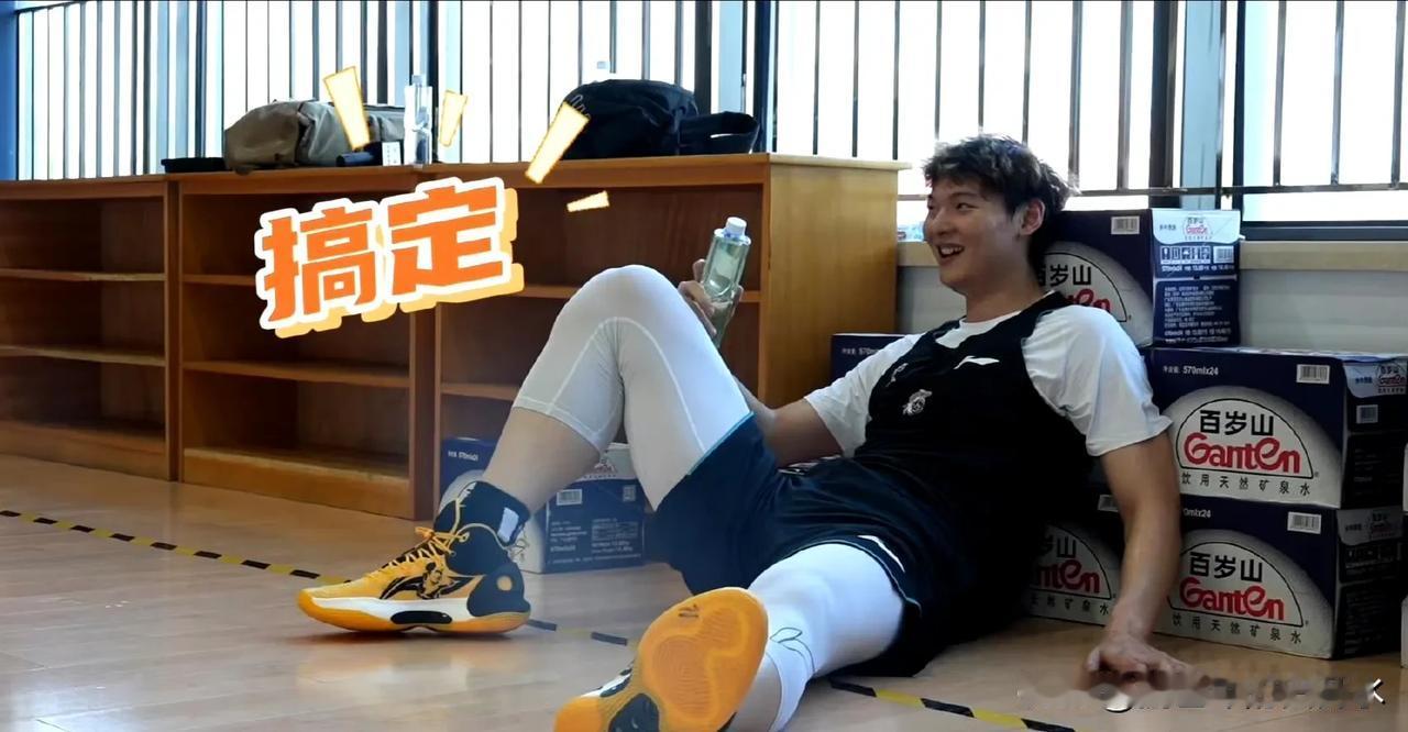 王哲林CBA体测竟然达标了：
17折平均65秒         102分
负重卧