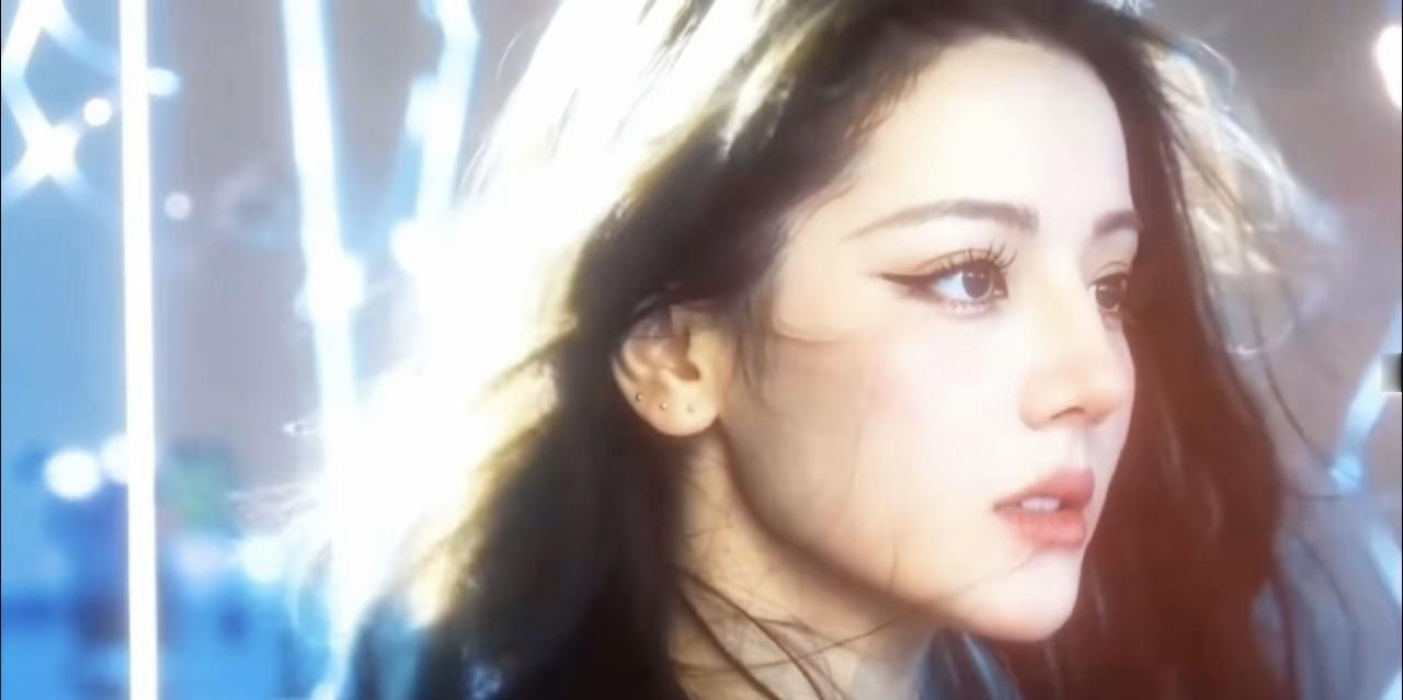 我的天哪！我要怎么做才能变成像迪丽热巴这样的美女啊
我祈求上天下辈子让我变成
这