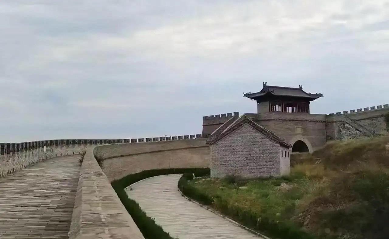 亲姐弟算不算直系亲属1、不算，是旁系。2、在遗产，手术签字，房产过户这些关键时刻