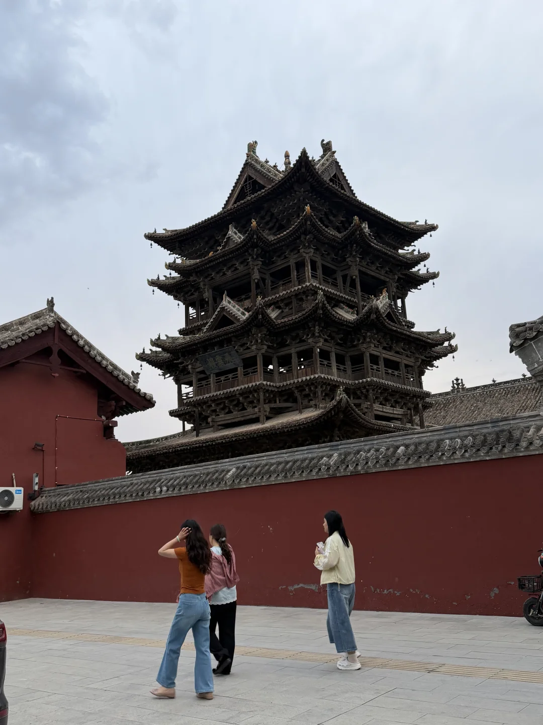 万荣飞云楼，没去上，就在外面转了转