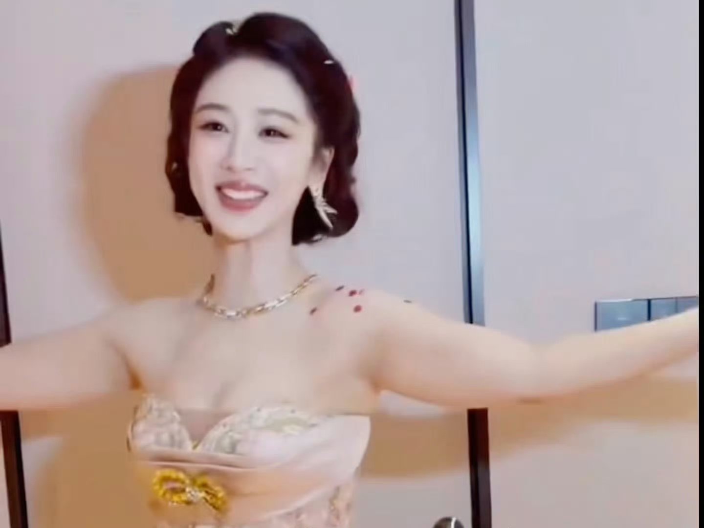 以后每天都幸福 杨紫生命树‍杨紫白菊 碳烤理想主义 老师制作的 ​​​