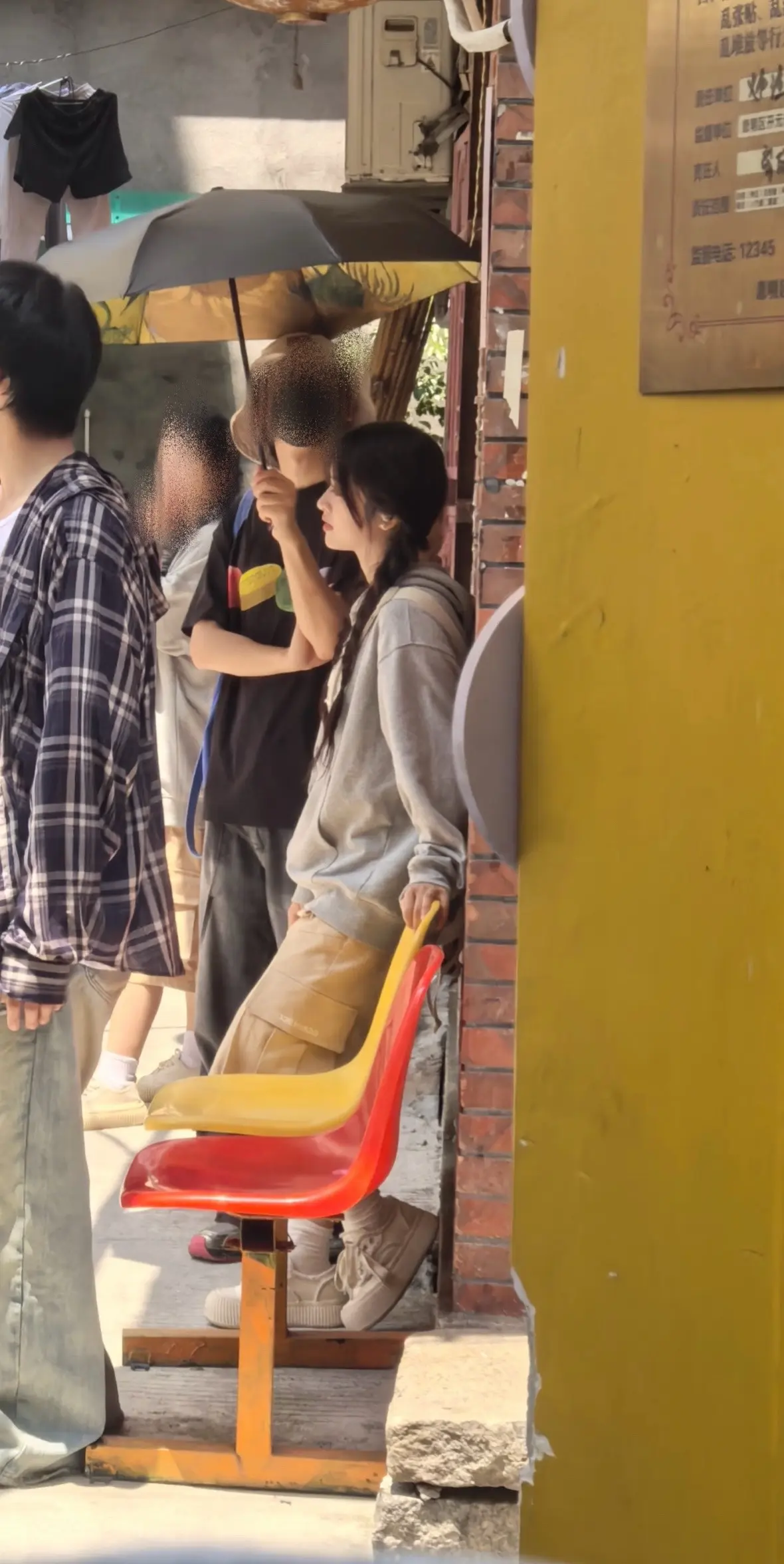 小小的脸上全是五官    cr： struggle