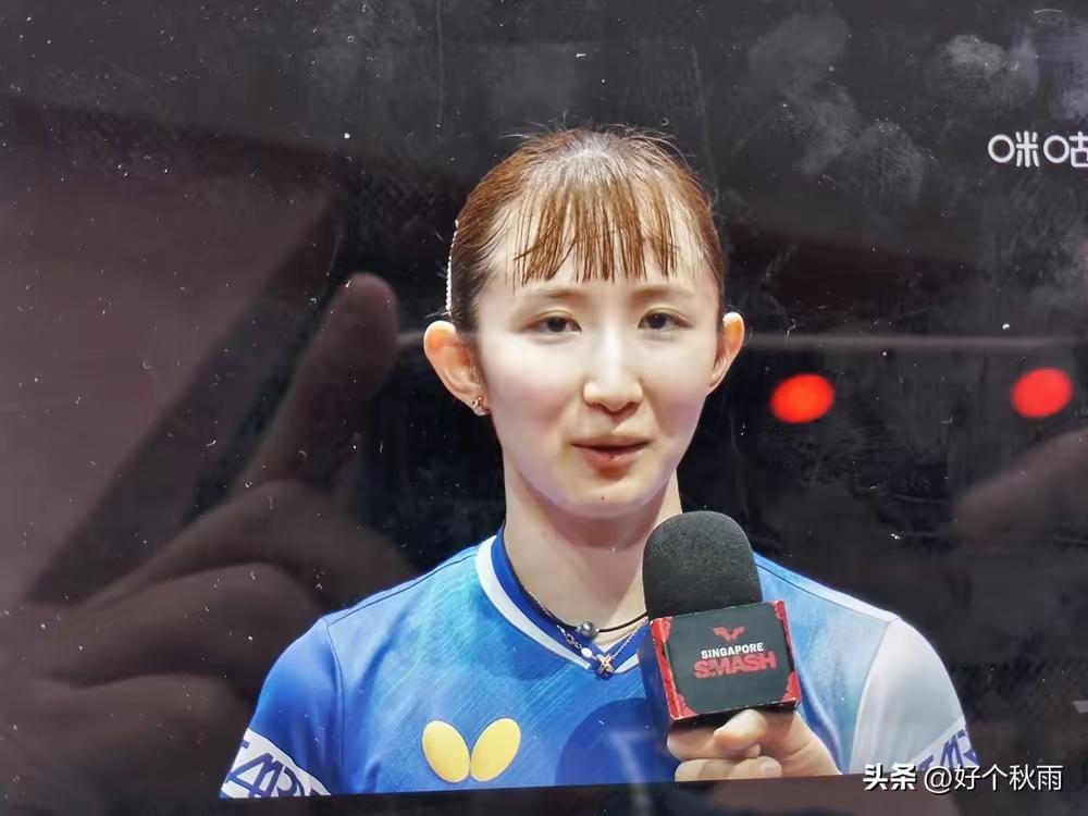 恭敬的鞠躬是一种传统礼仪，应得到传承和发扬！我们在运动场上提倡运动员教练员文明礼