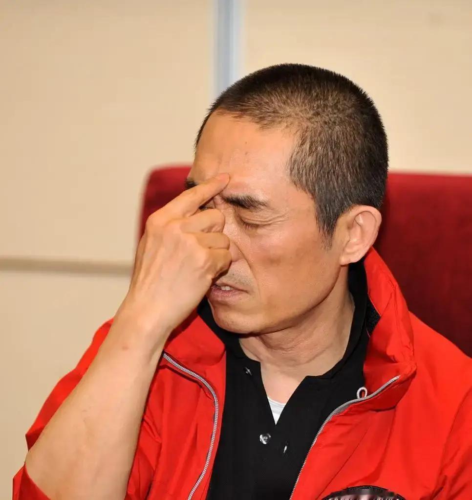 沈腾带着《飞驰人生2》春节档一路狂飙，43亿票房把张艺谋的《第二十条》甩出一条街