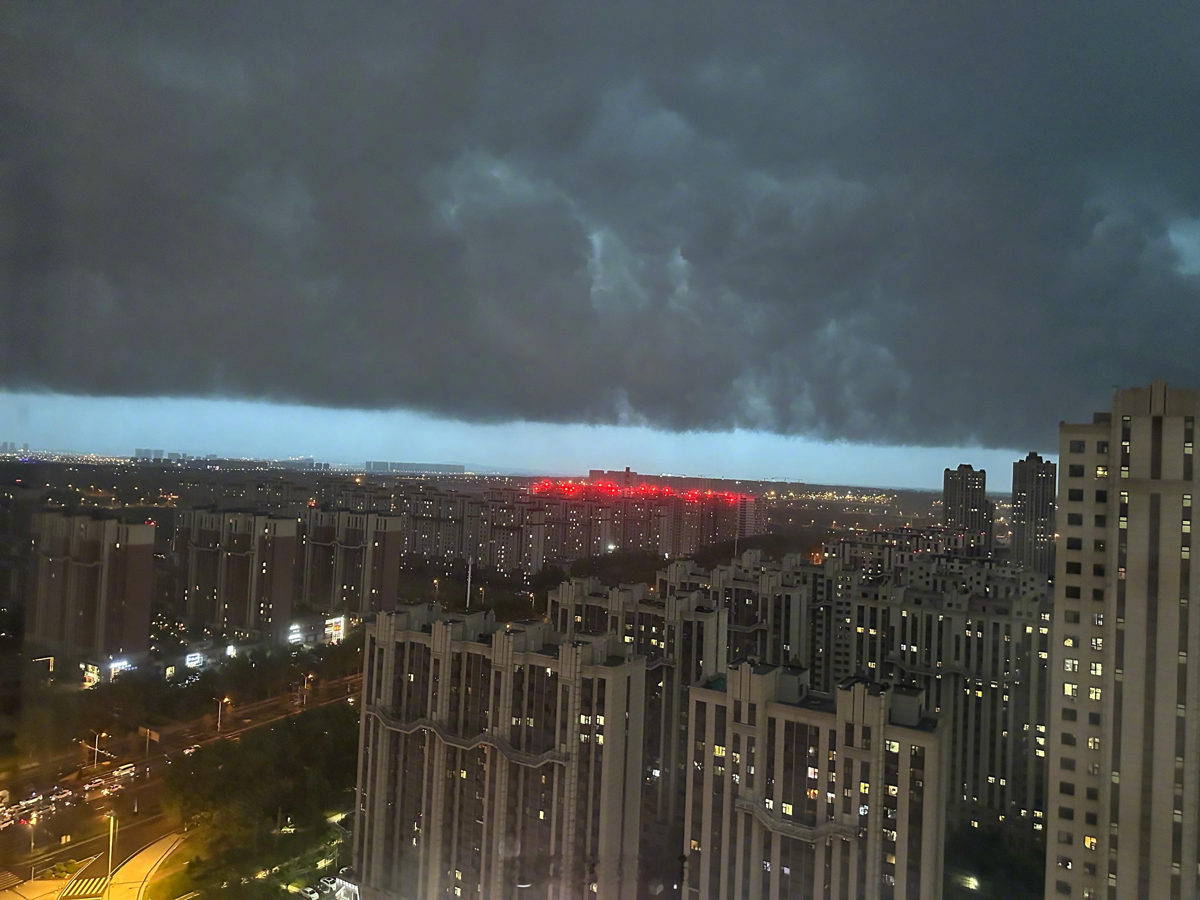 乌云压境[晕][晕] ​​​