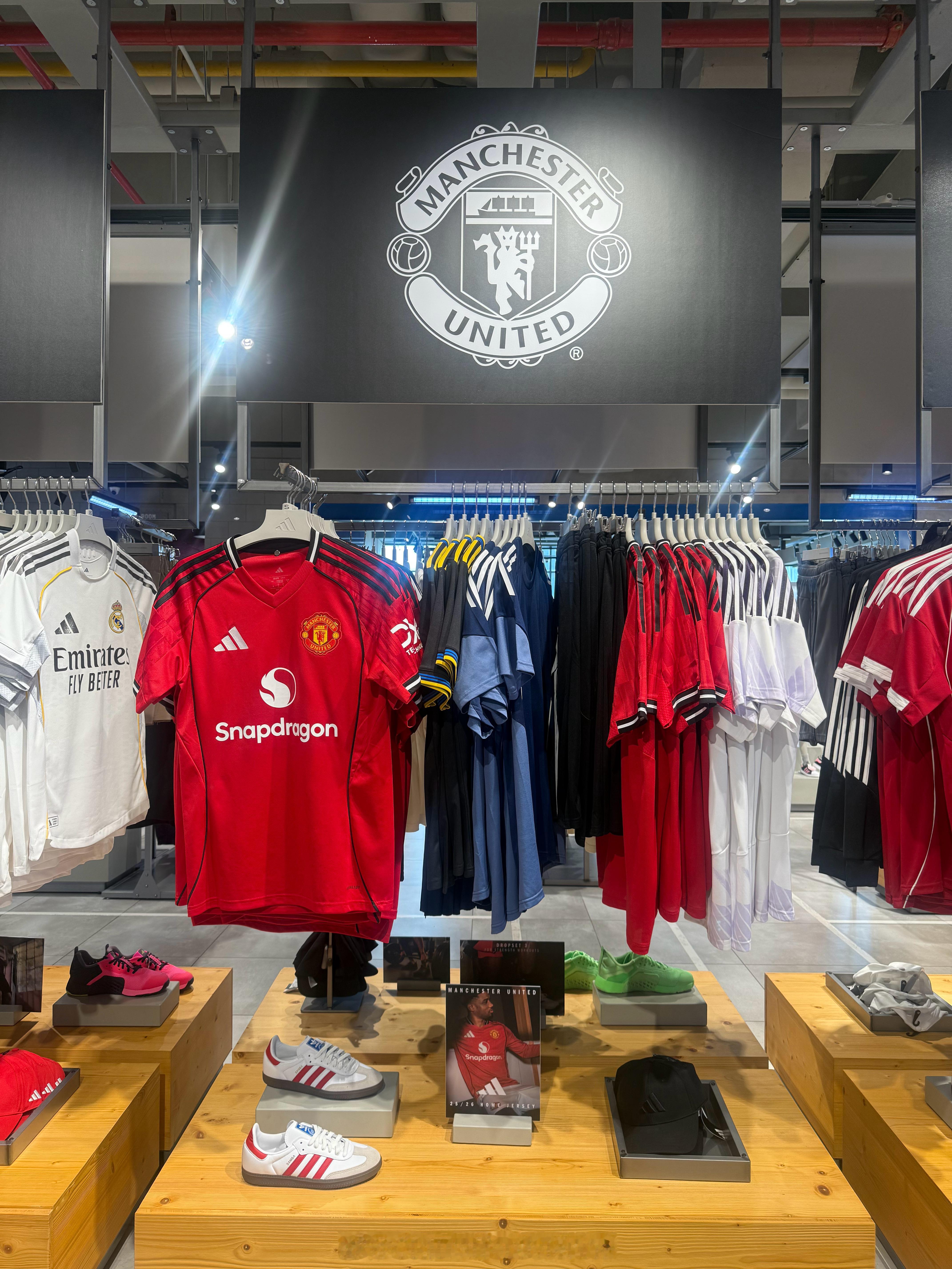 C位曼联，阿玛德的照片 