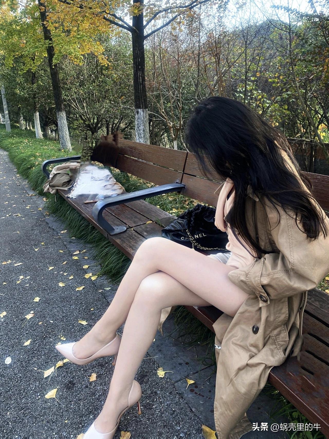 天气转凉
，一定要多穿衣！
最近的流感很严重！
今天外面真凉怏 今个气温有点冷 