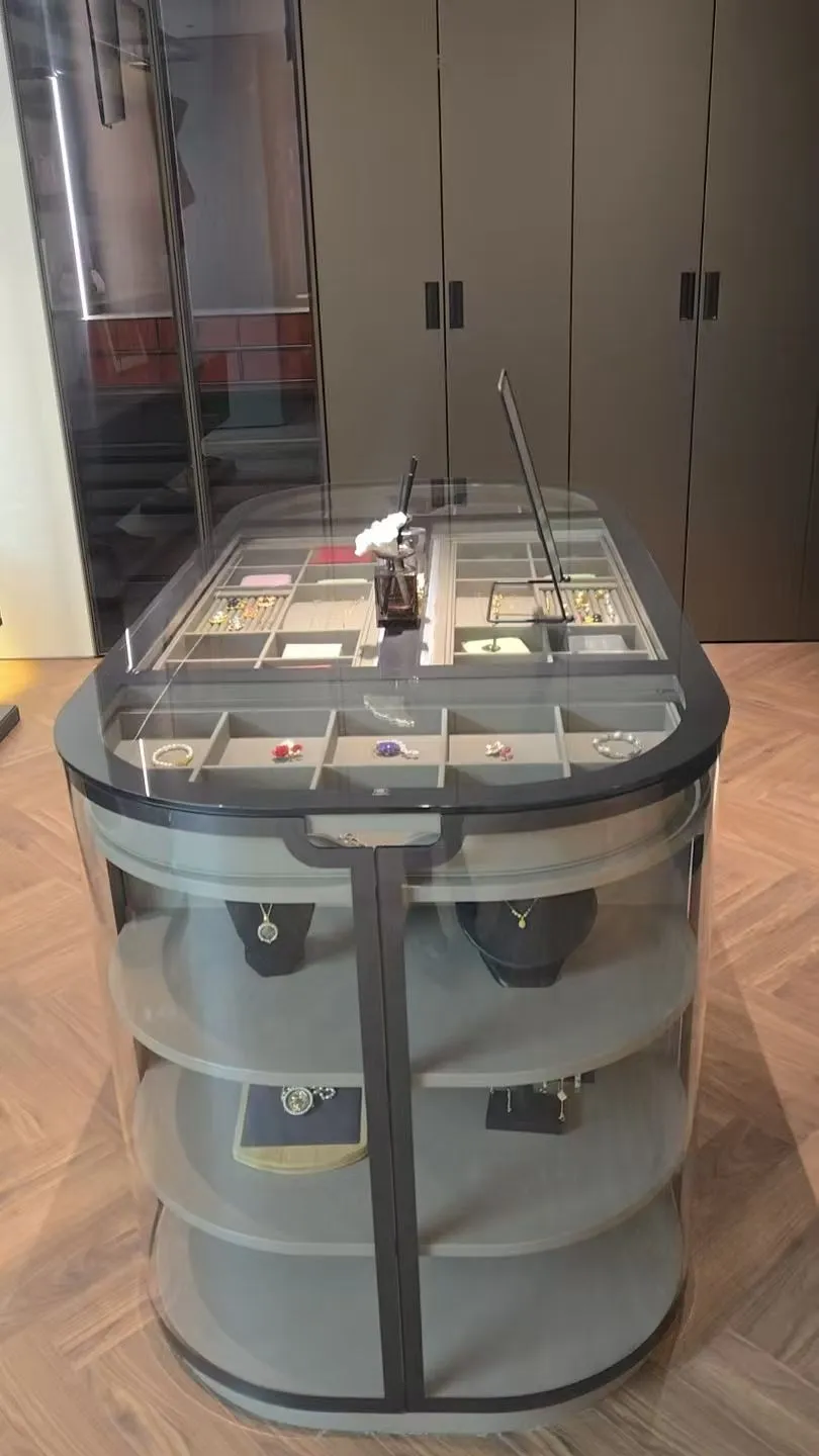 带圆弧玻璃门岛台真是漂亮