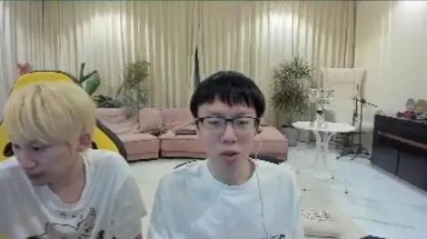 ELK这个爱装的毛病要改，不然走不远
就是那种优势局真没有必要秀操作，秀失败了，