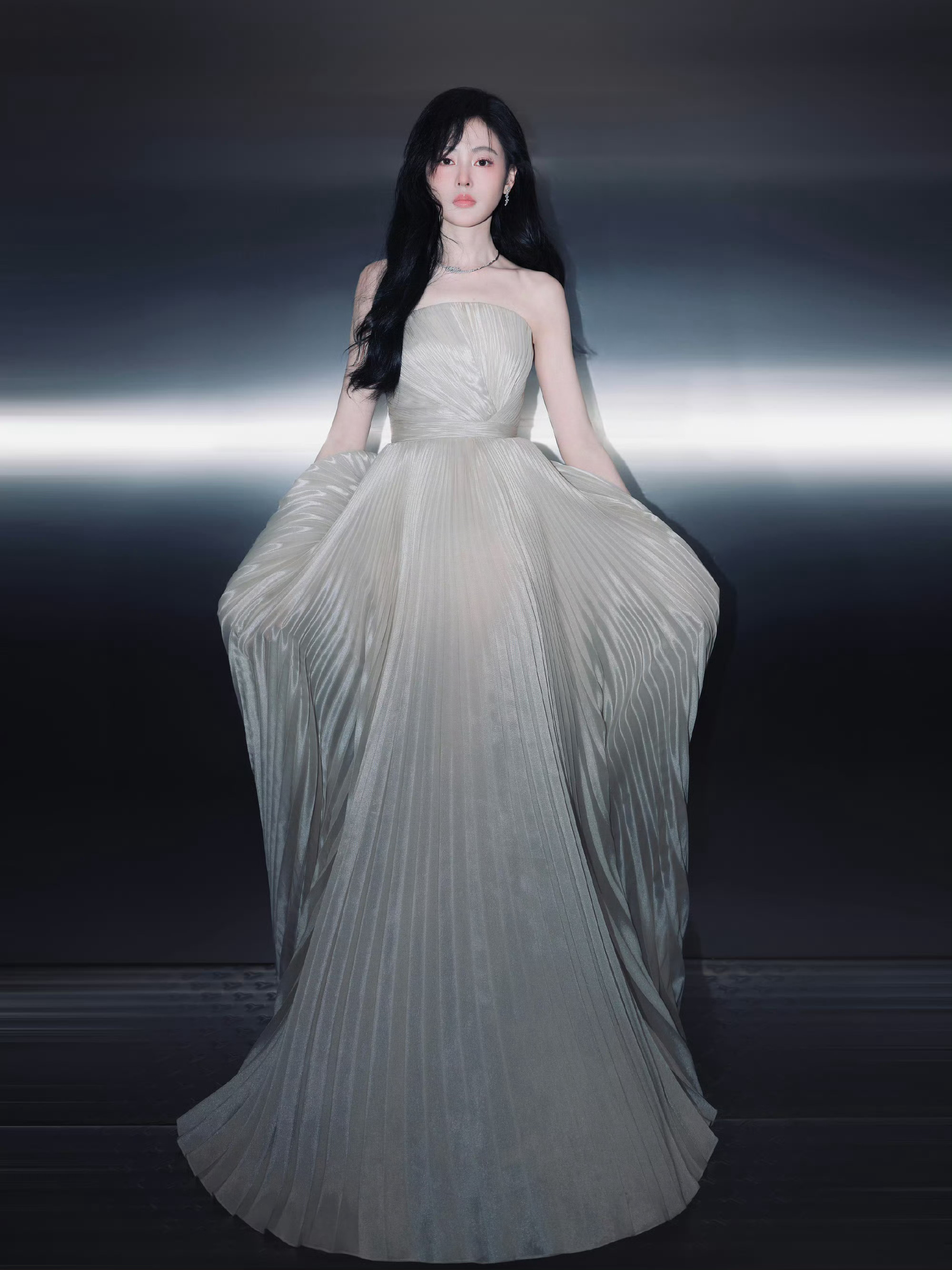 花三三 张寓帅就想知道什么时候跟张天爱道歉呢？这件事情里最无辜的就是她了！期待她