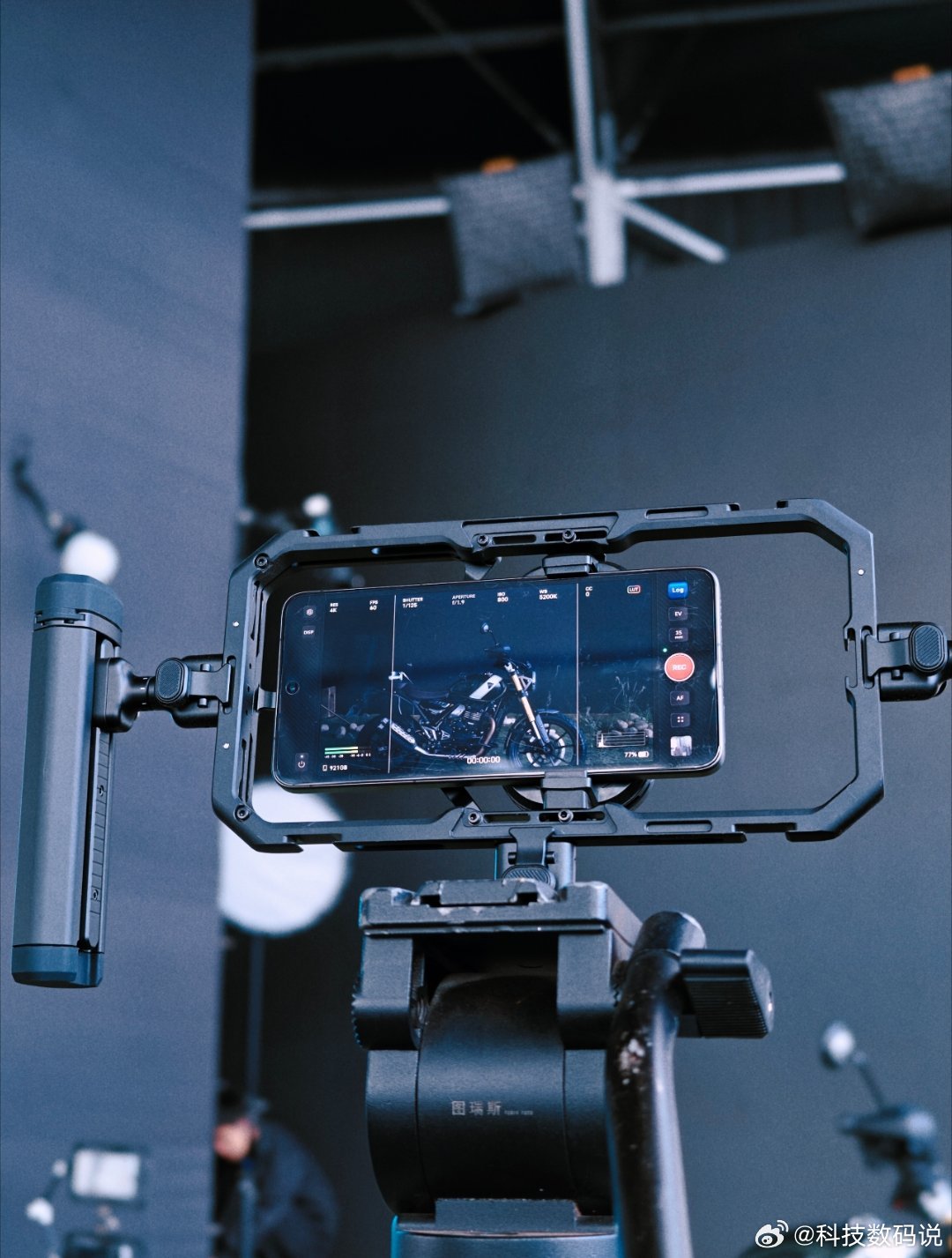 vivo X300 Ultra专业V单发布会已就位现在手机发布会都是自家手机直播