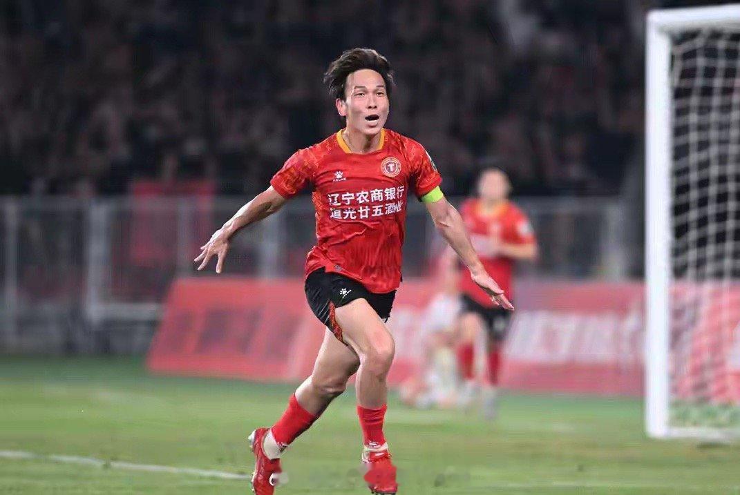 1-0！蓉城补时绝杀！10轮不败+28分领跑，铁人换帅难阻尴尬五连败5月5日19
