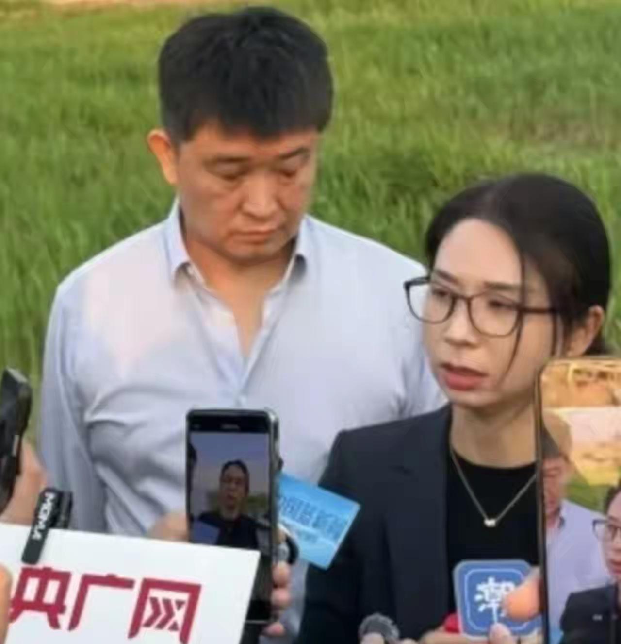 看到崔丽丽老公吴东帮她维权的消息，
突然发现了一个很大的问题，
那就是，无论维权