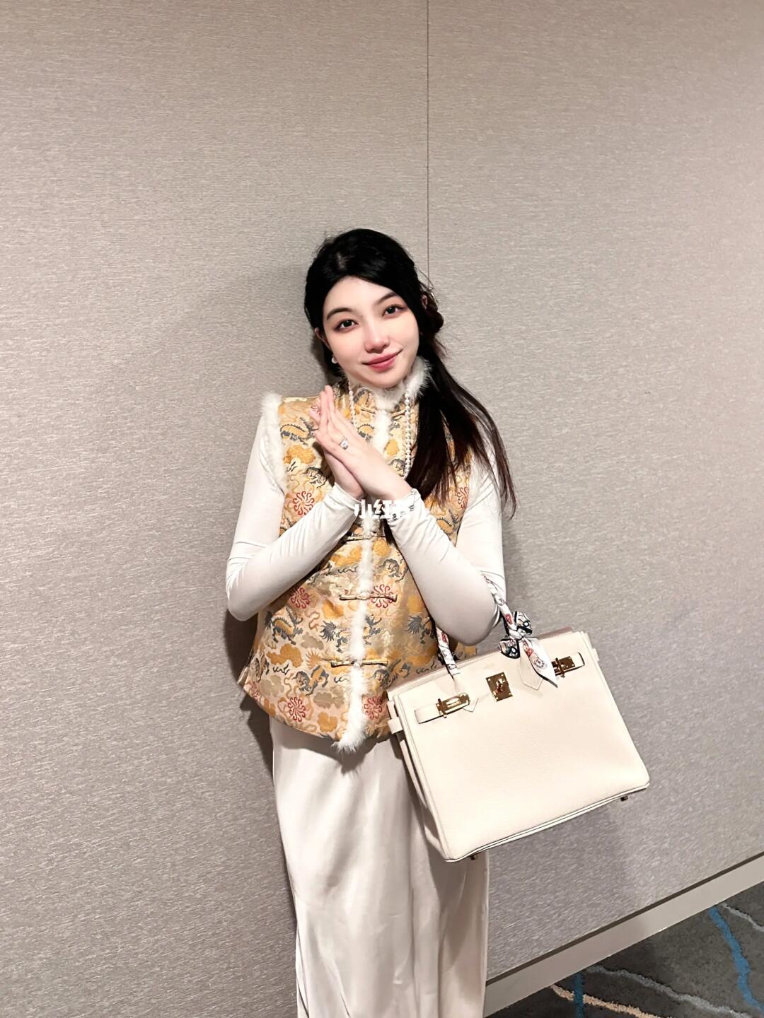 龙年快乐🐉穿新中式在国外真的美得很轻松