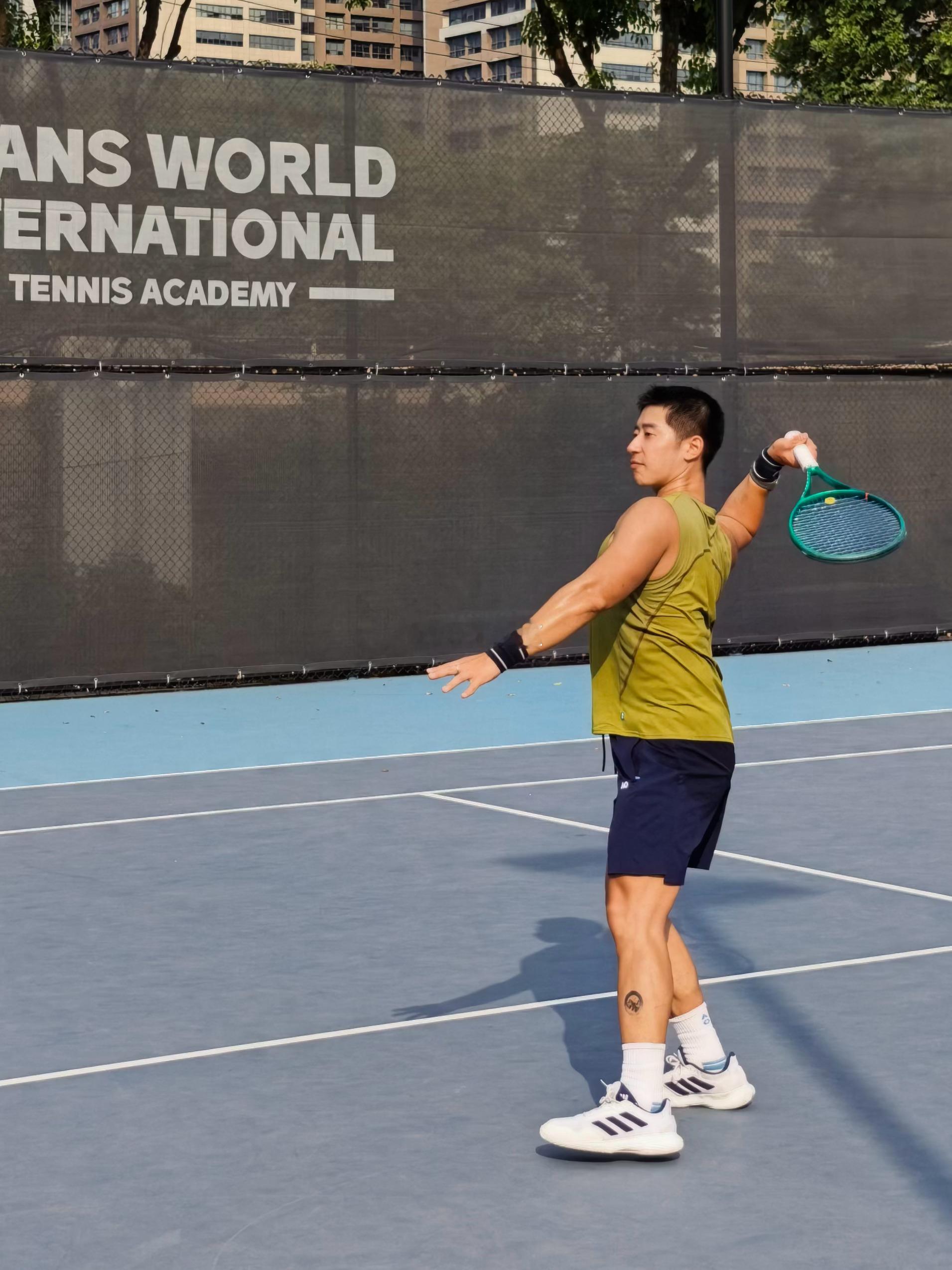 摆拍🎾麦抠抠 ​​​