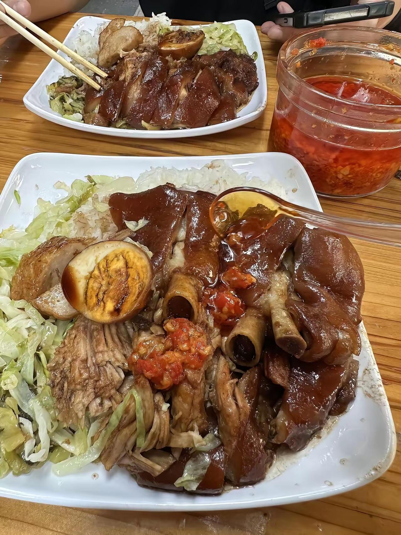 有没有广东的朋友？大家帮看看，这样一碗猪脚饭，在广东大概卖多少钱一份啊？