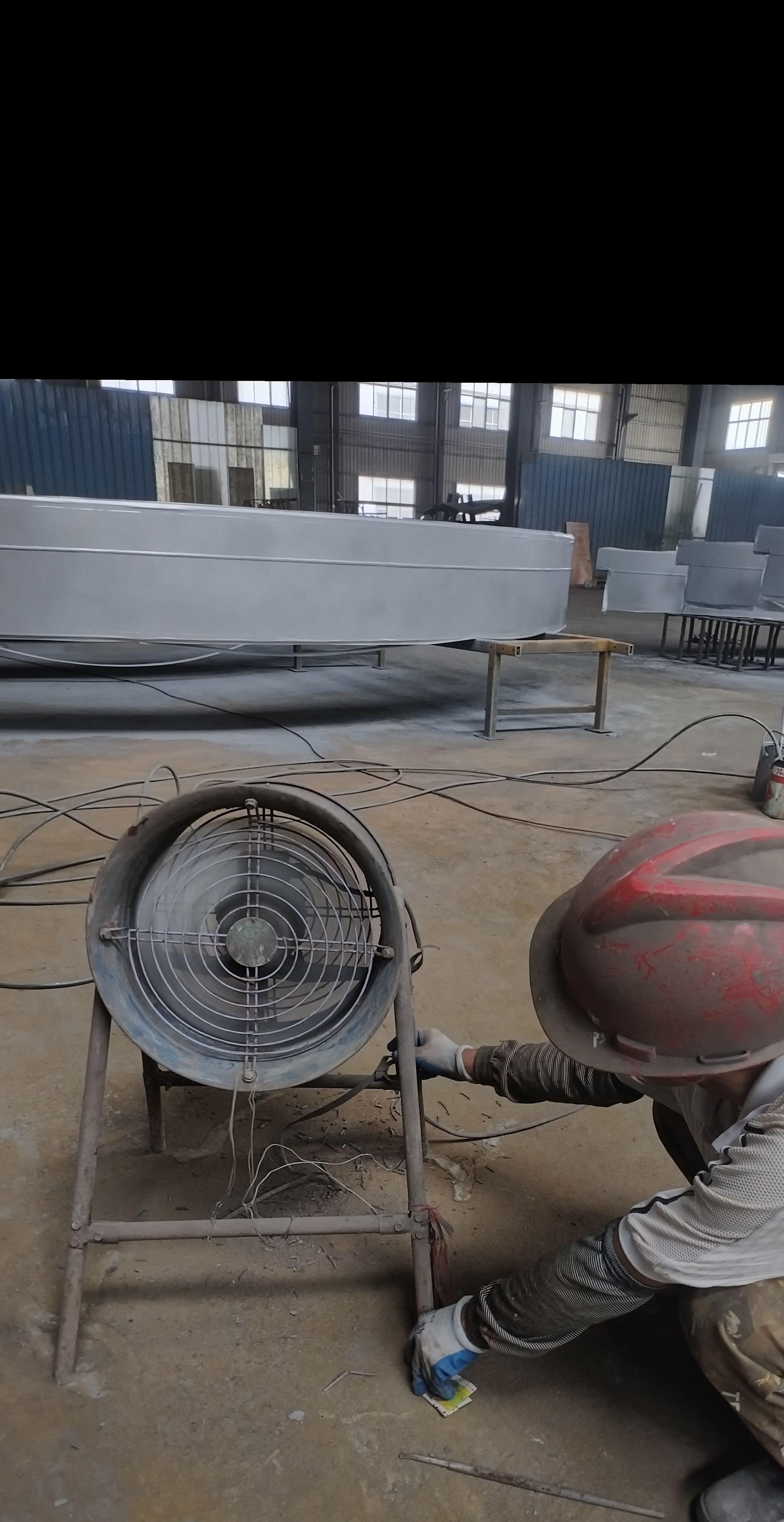 不怕路途远，就怕志向短；打工虽辛苦，心中梦不苦，早上活干完了下午出去钩...