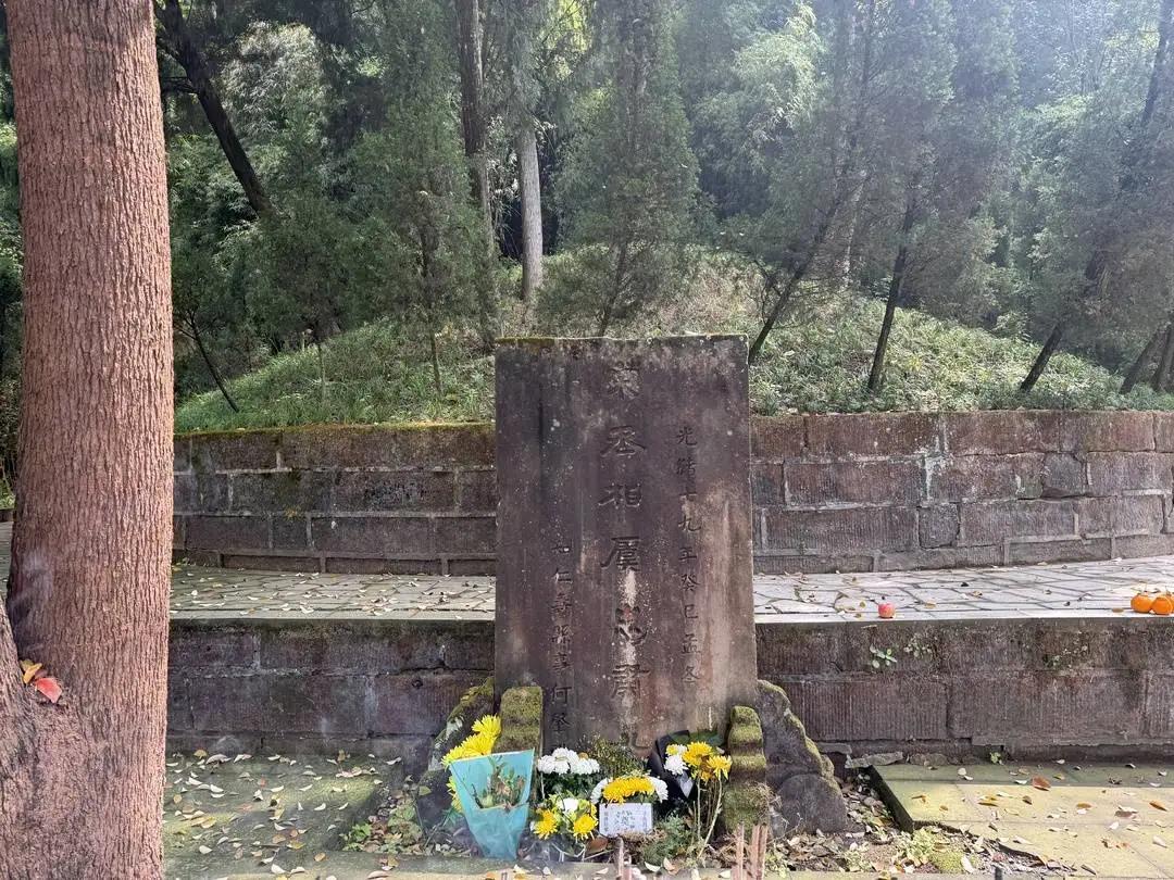 14 代接力，800 年死守！96 岁老人扛火铳斗盗墓贼：只要宋家在，丞相墓就在