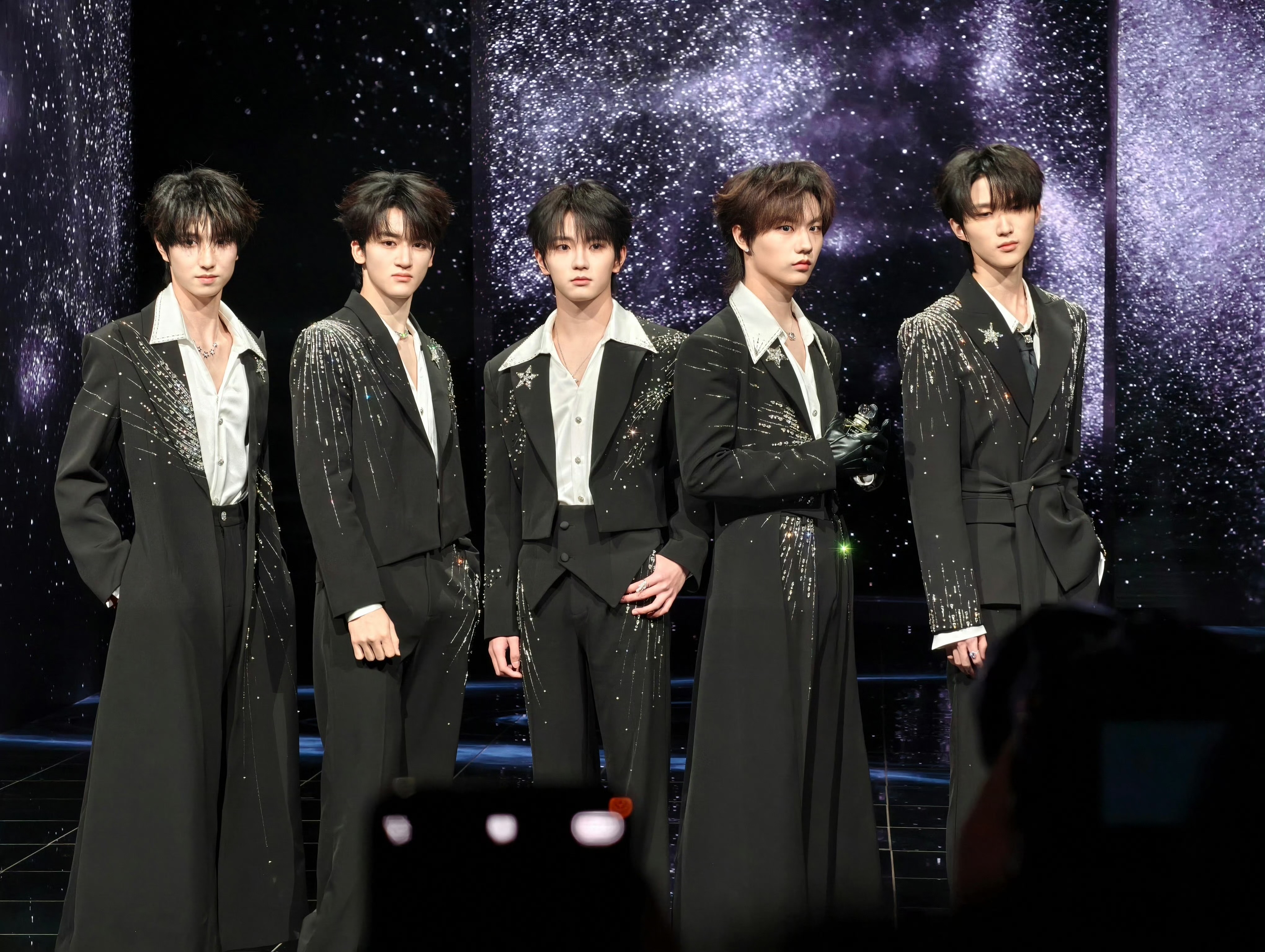 现在TFING是不是穆祉丞一人带飞全团了？