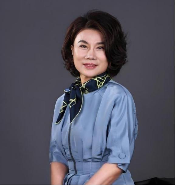 1991年，董明珠上门讨要42万货款，经销商却说：“再发50万的货，卖完一起结！