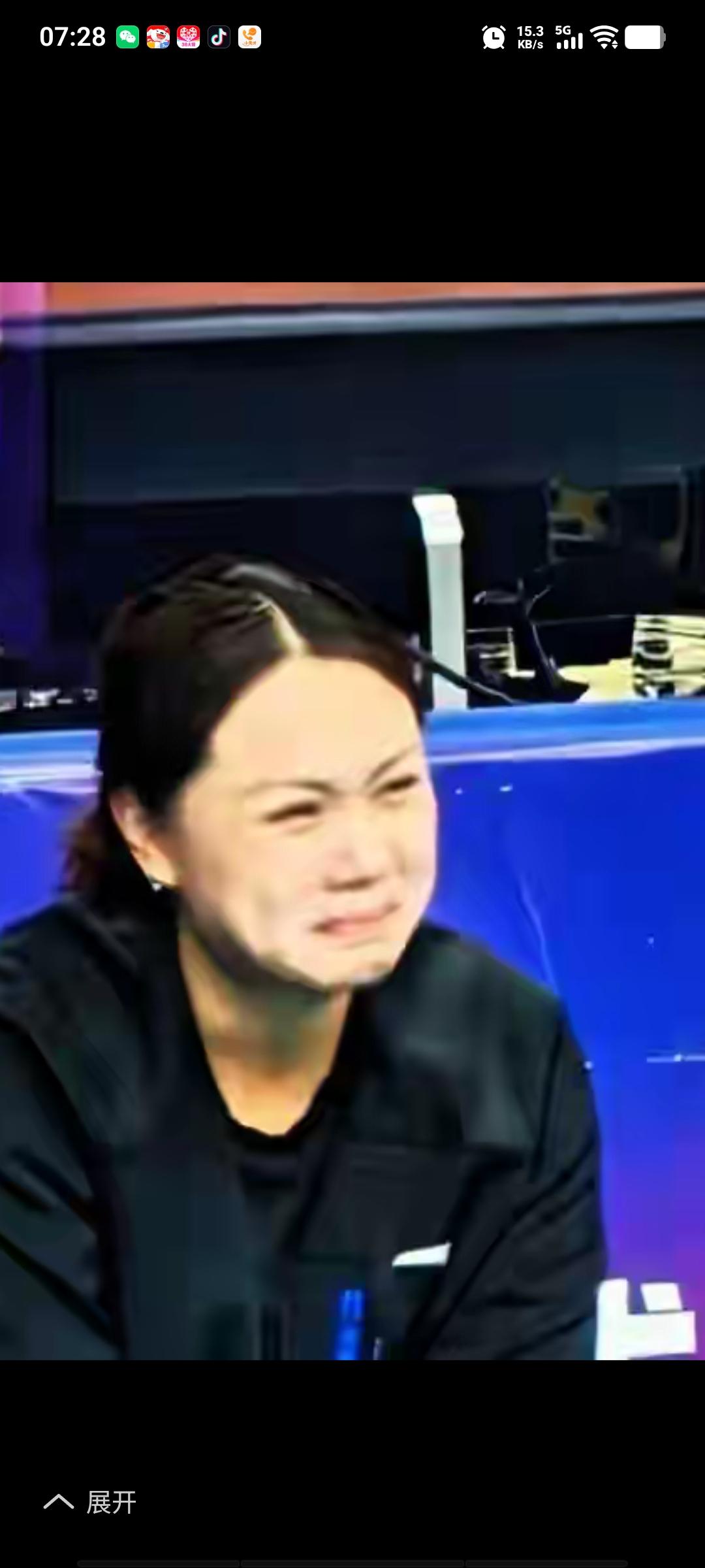 曾春蕾哭了！哭的很伤心。昨天下午，北京女排主场1比3输给了天津队，基本失去了晋级