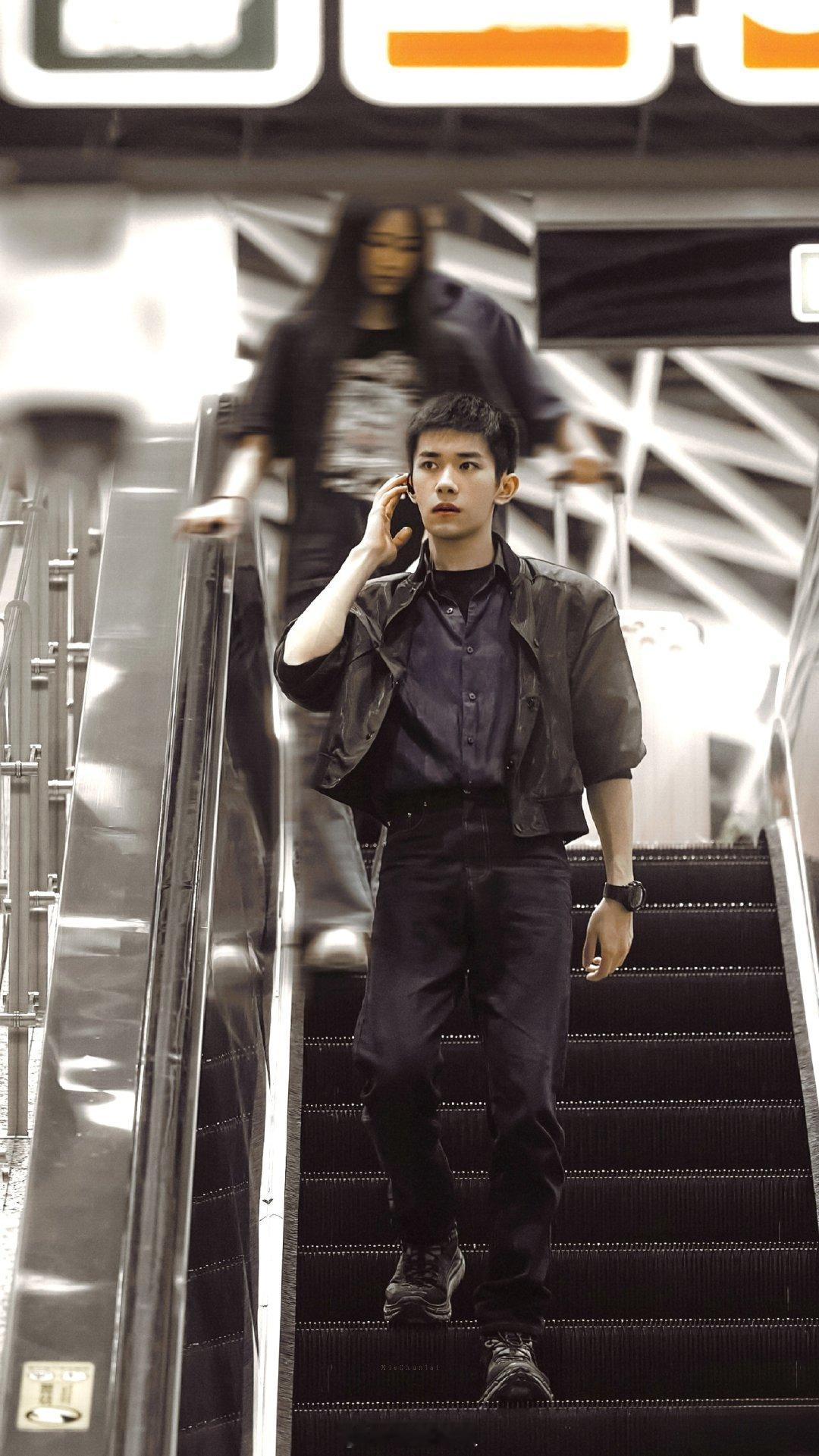 易烊千玺严迪有自己的30秒文学 懂了严迪的30秒，就懂了他的孤勇，这五年的煎熬都