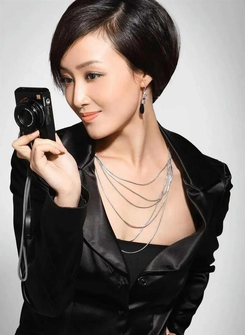 former央视主播 → 演员赵子琪
曾是央视《生活》主持人赵琳，巅峰时转行。