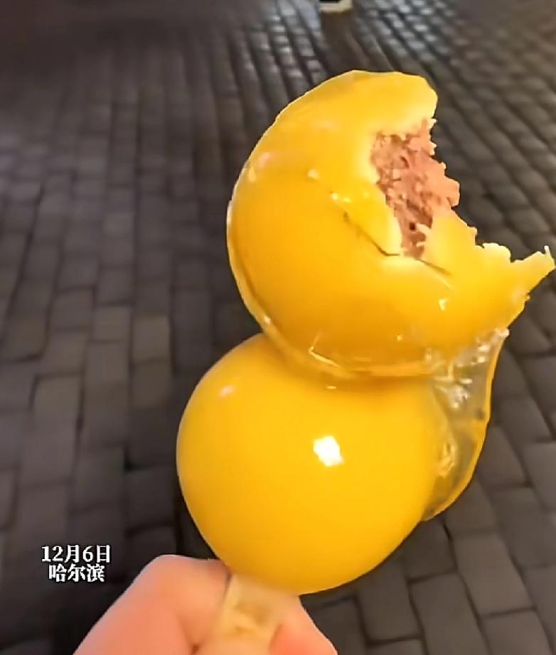 尔滨，你也太会玩了吧？
最近很多游客来到哈尔滨旅游，却发现一种很好吃的美食，就是