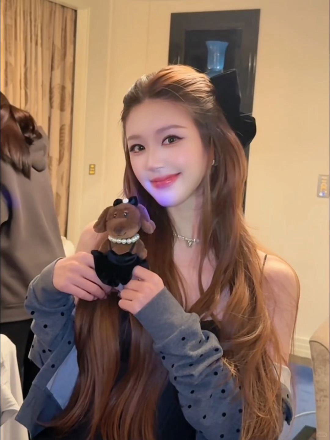 美高校花 原来昨天造型的小巧思是和Doe的亲子装，家露别太爱了就是说，朵姐嫡长公