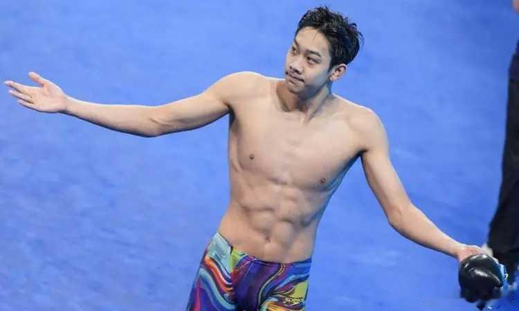 11月17日，全运会游泳项目迎来最后一个比赛日。在男子1500米自由泳决赛的比赛