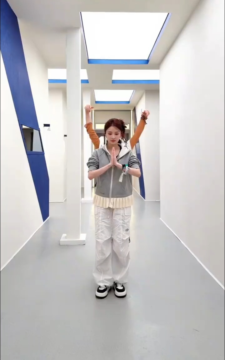 张慧雯跳《禅者行脚》毫无包袱，反差感拉满！这种认真搞笑的训练日常请多来点。张慧雯