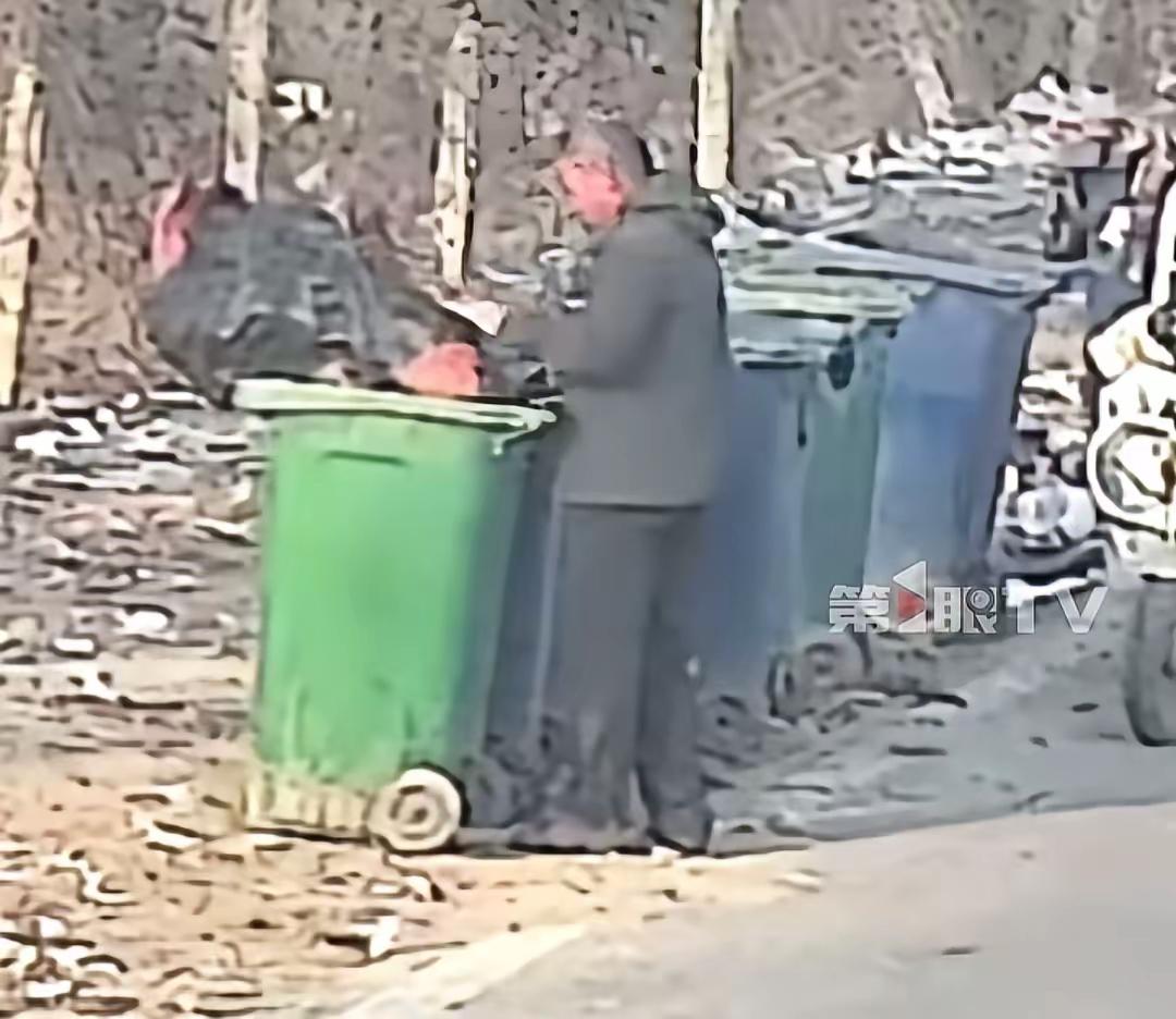 这起事件展现了许多值得我们深思的价值观与社会责任。郭书庆作为一名普通的保洁员，面