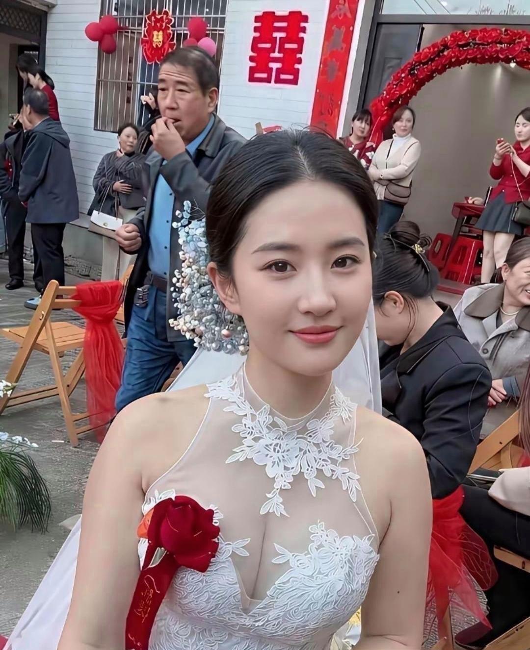 深圳一位新娘撞脸刘亦菲，这颜值真的已经到天花板了吧。 