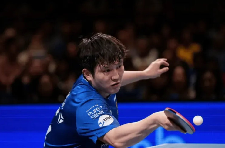 樊振东获伦敦世乒赛直通资格 一条热搜反复被拎起，看得人心里堵得慌。球员没有话语权