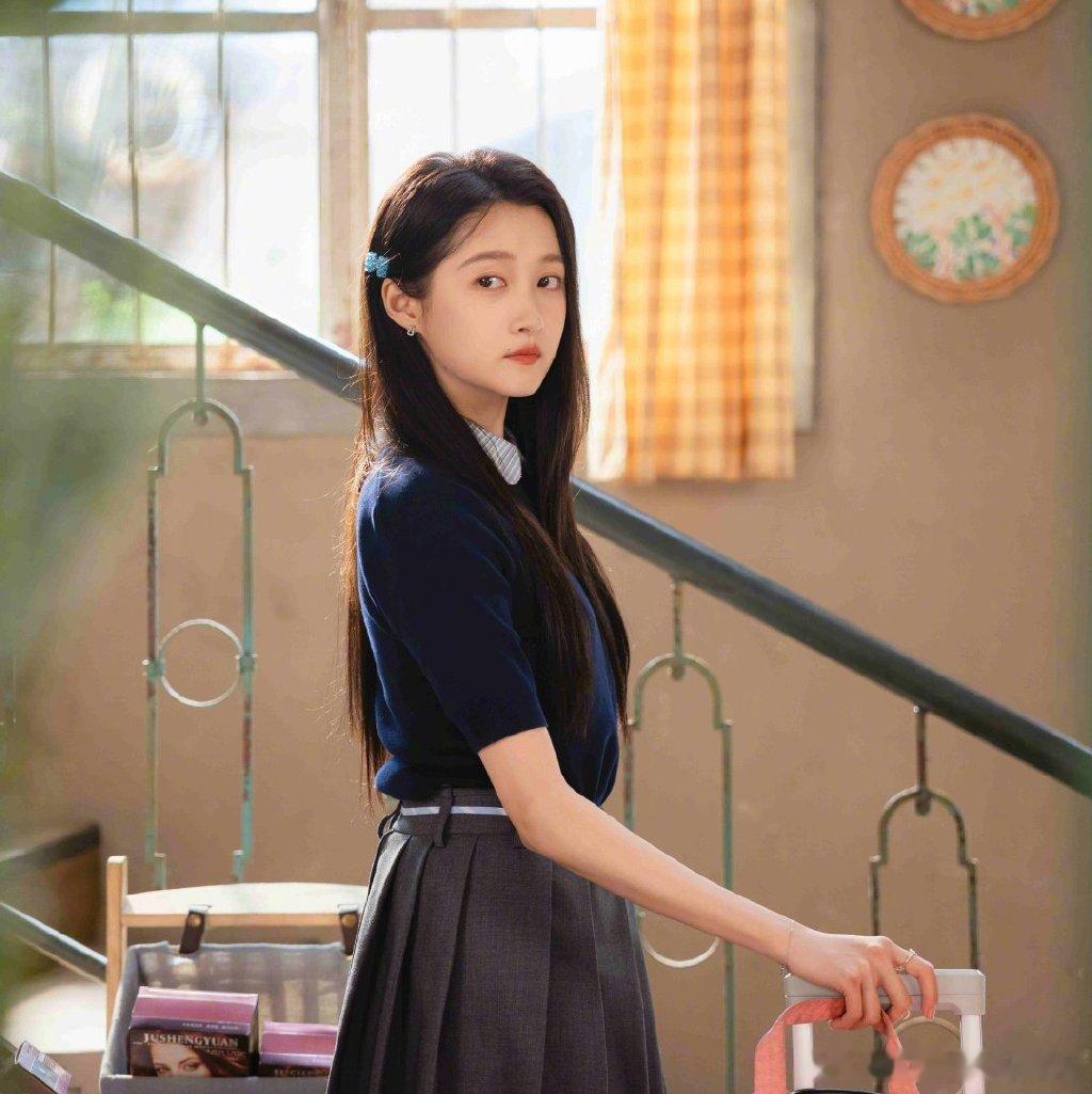 关晓彤李昀锐耀眼换头像 主演集体换上剧宣头像，预示正片上线，沉浸式期待这部耀眼的