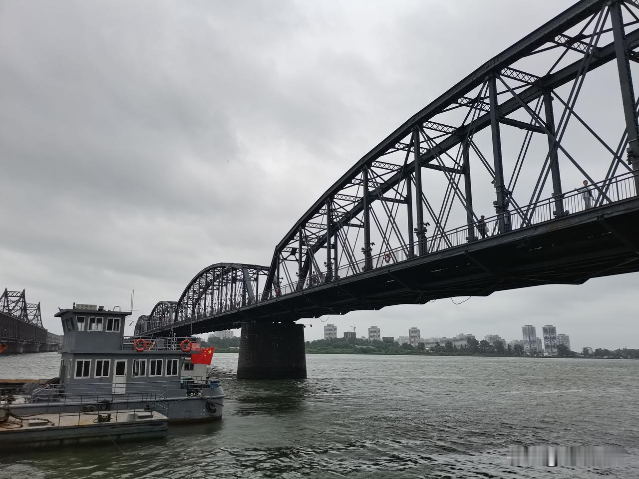 自驾到了丹东
整理的自驾必打卡｜分享鸭绿江断桥完整游玩攻略
 
自驾到丹东，鸭绿