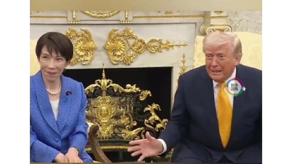 老特说话“一石二鸟”
       昨天，老特会见到访的早苗时，有日本记者向他提