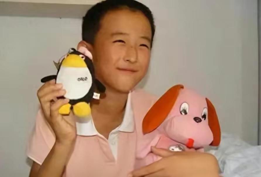 有人一再强调张炘炀是神童，还说什么“伤仲永”，神童会考二本吗？有人还说他再过几年