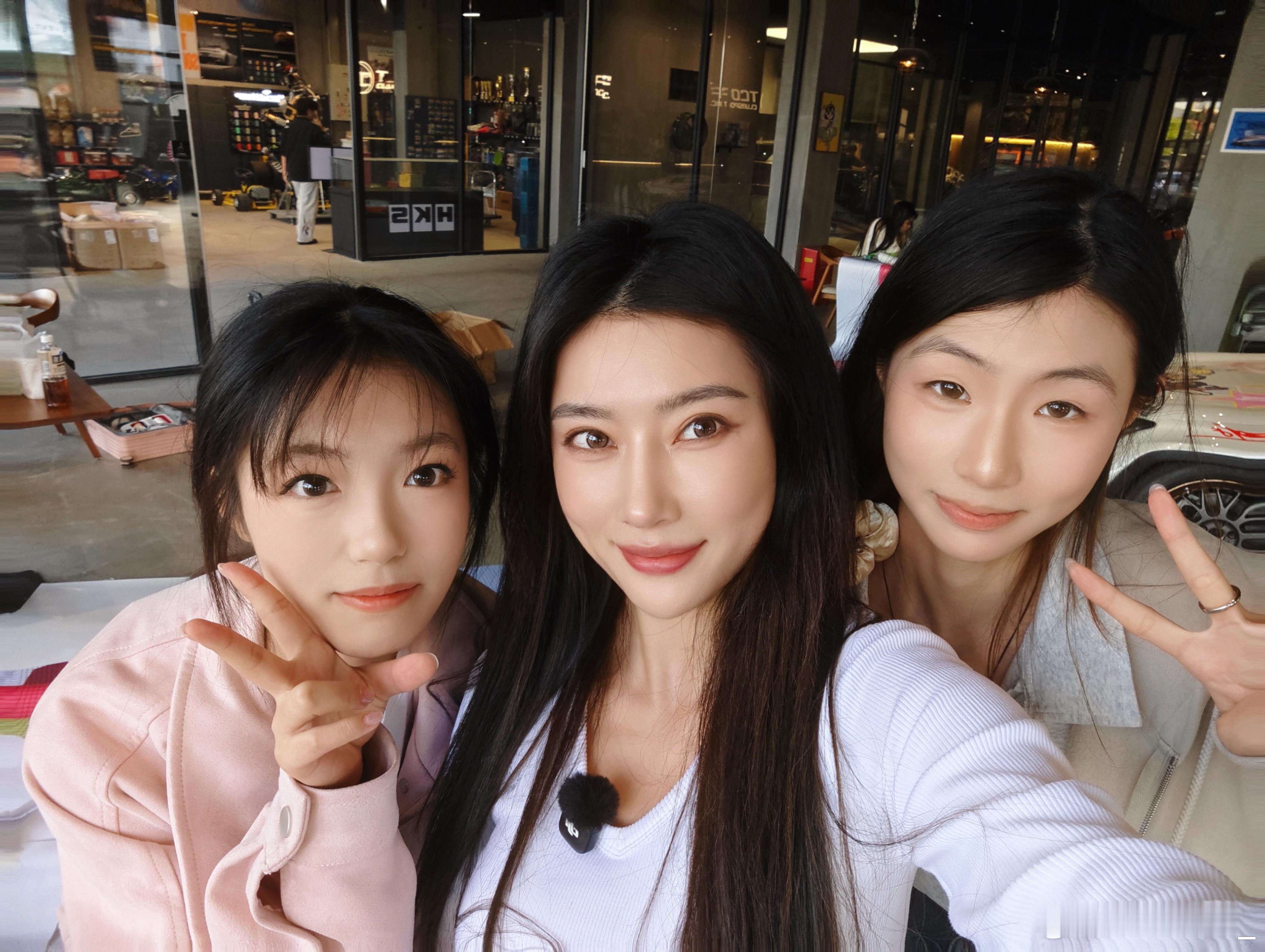 mia的汽车日常 今天是和女大学生拍摄的一天真开心