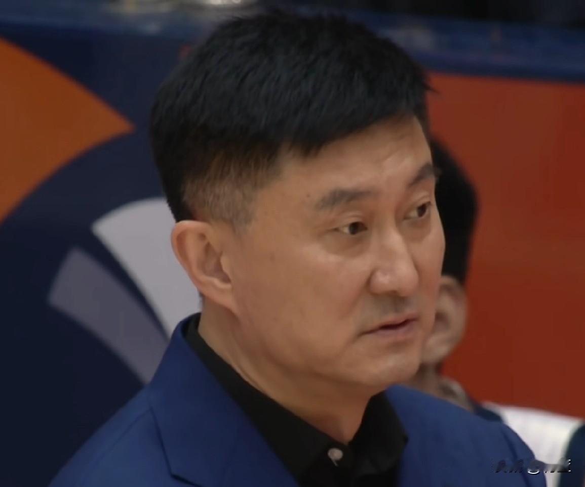 广东东阳光客战山东失利，
双外援缺阵双拳难敌四手。

今晚CBA赛场广东东阳光队